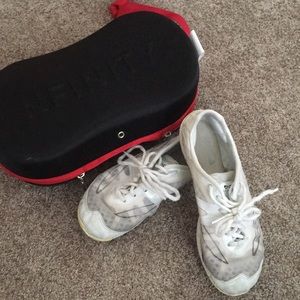 Nfinith vengeance cheer shoes